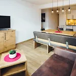 Apartament Simala *